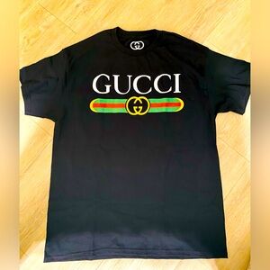 GUCCI BLACK TEE SHIRT SIZE LARGE 22” WIDTH 30” LENGTH